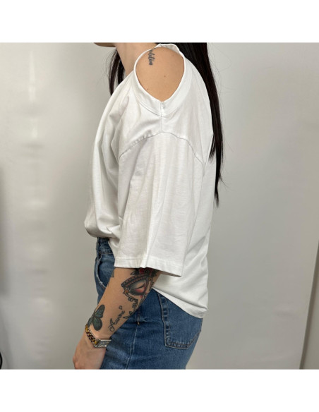 Vicolo T-shirt Girocollo Oversize In Cotone Con Spalle Cut-Out.