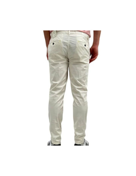 BL.11 Pantaloni Chinos Basico
