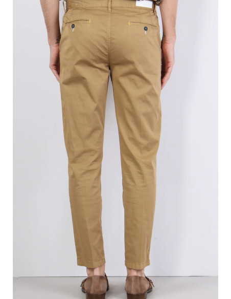 BL.11 Pantaloni Chinos Basico