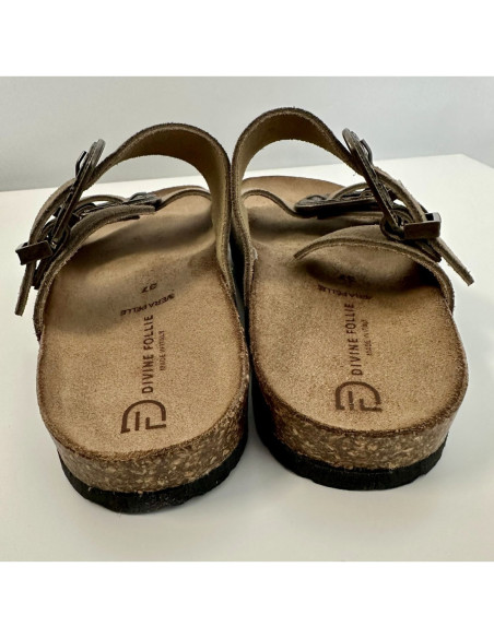 Divine Follie Sandali In Crosta Taupe Con Fibbie