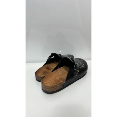 Ovyè Leather Mules Kora