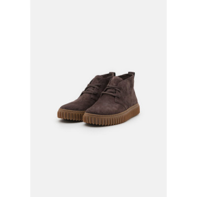 Clarks Torhilldb