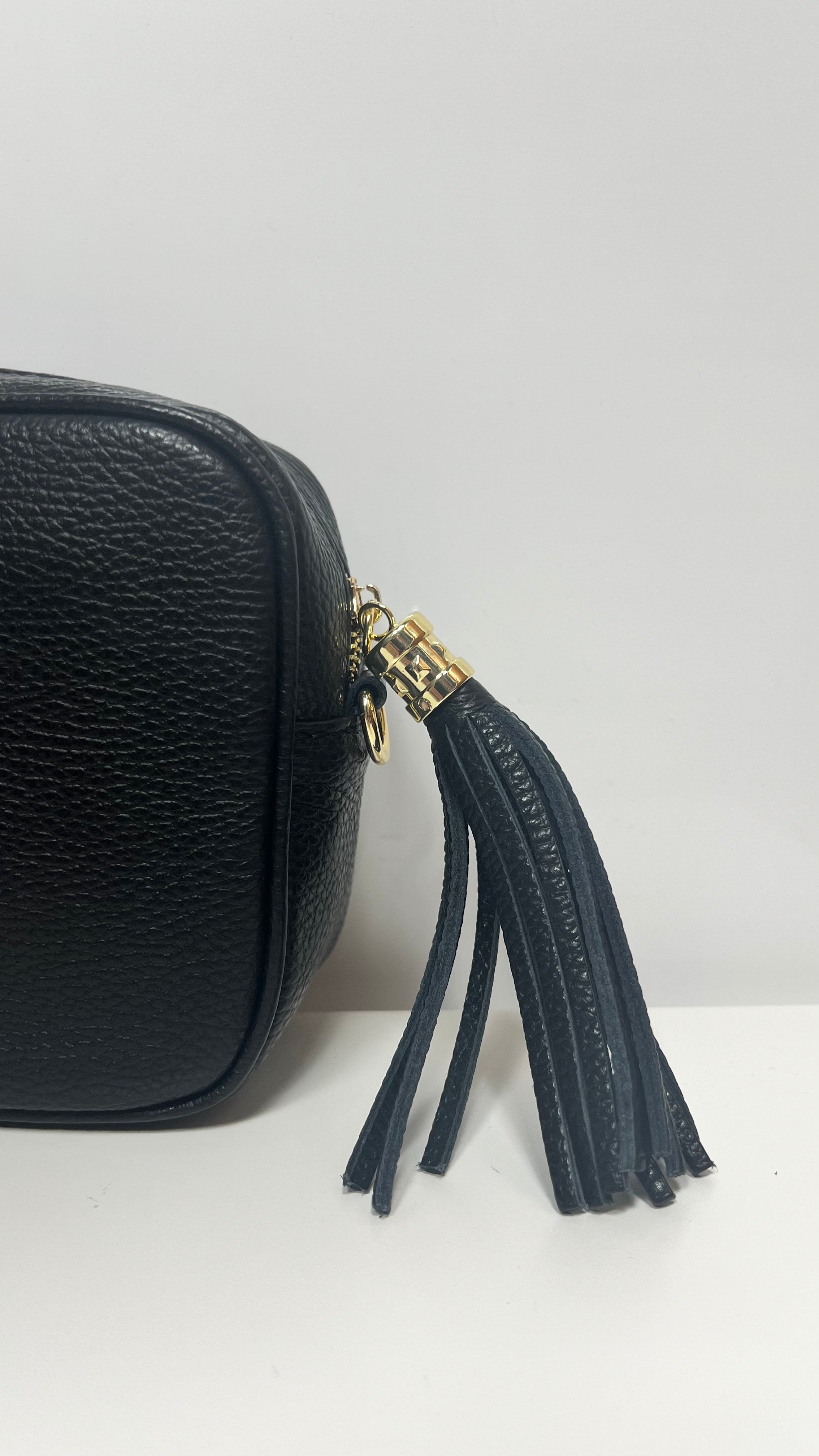 Mela D'oro Borsa In Pelle

A007