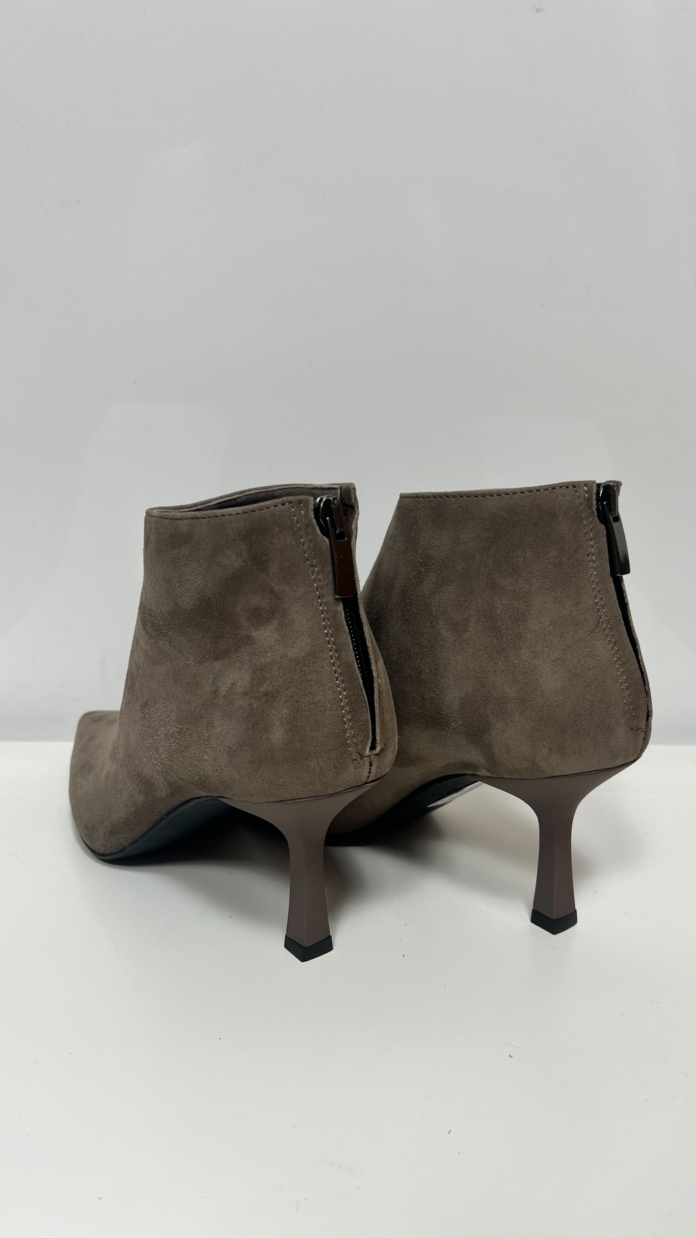 Ovyè Stivaletto In Camoscio