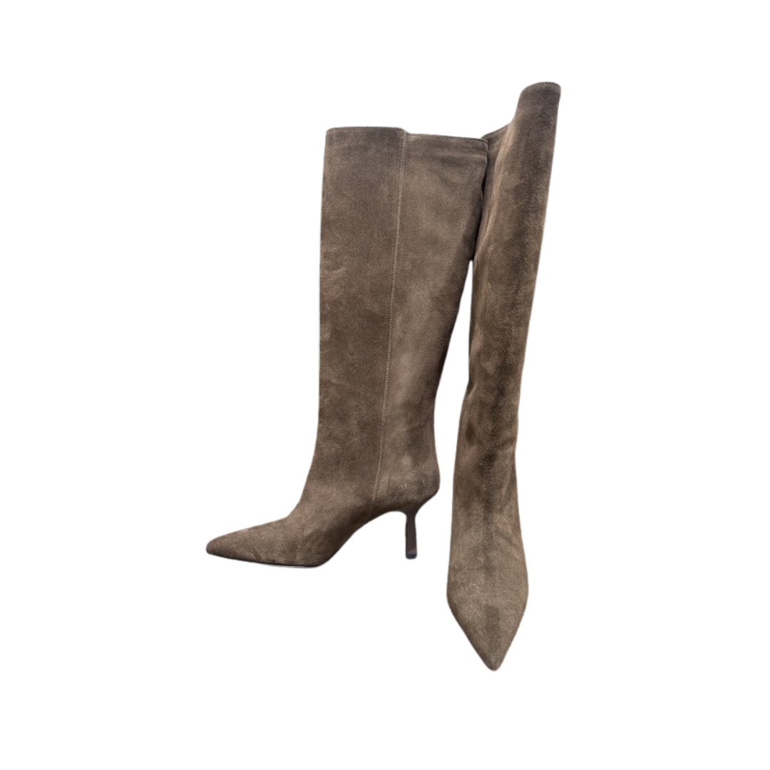 Ovyè Stivale

AT7102