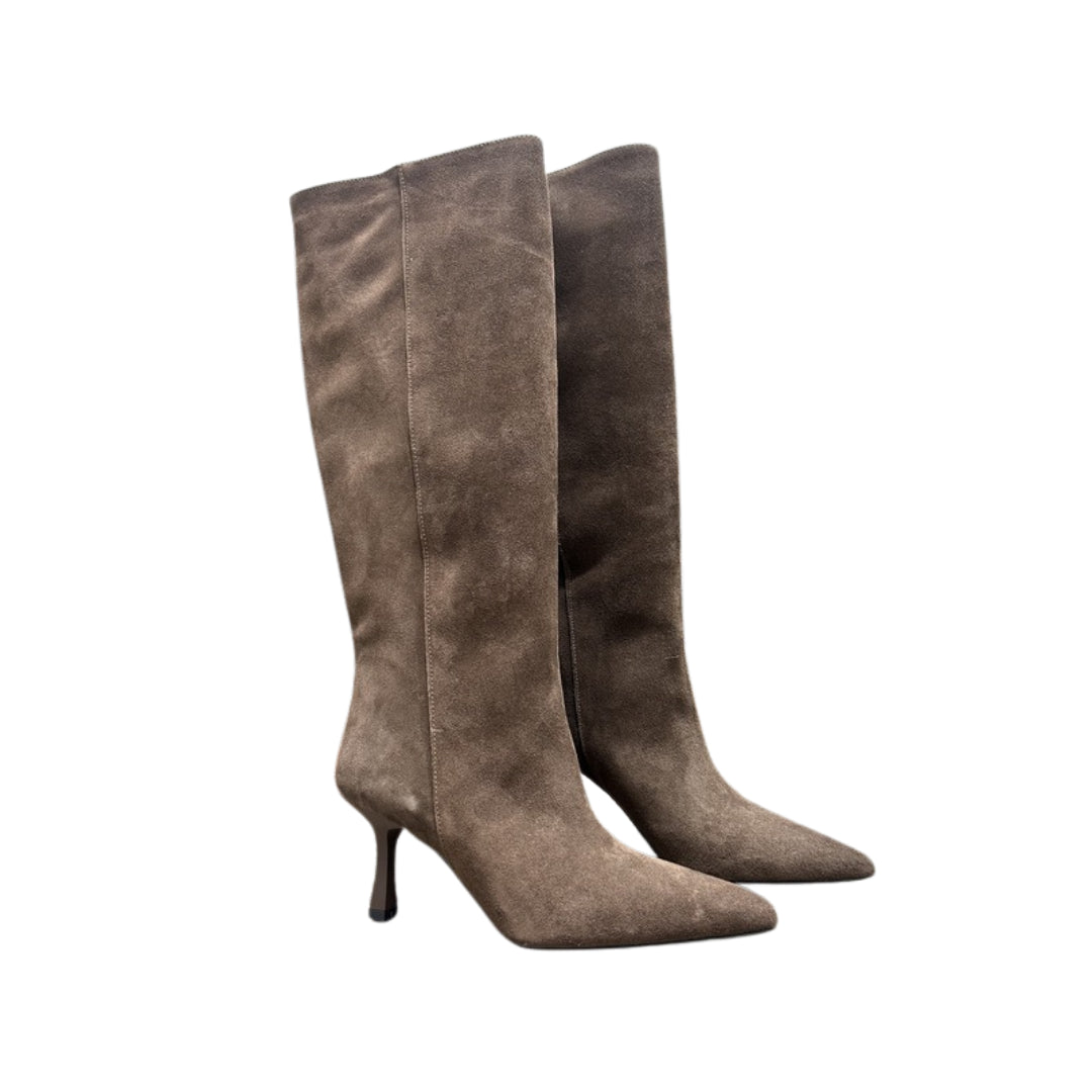 Ovyè Stivale

AT7102