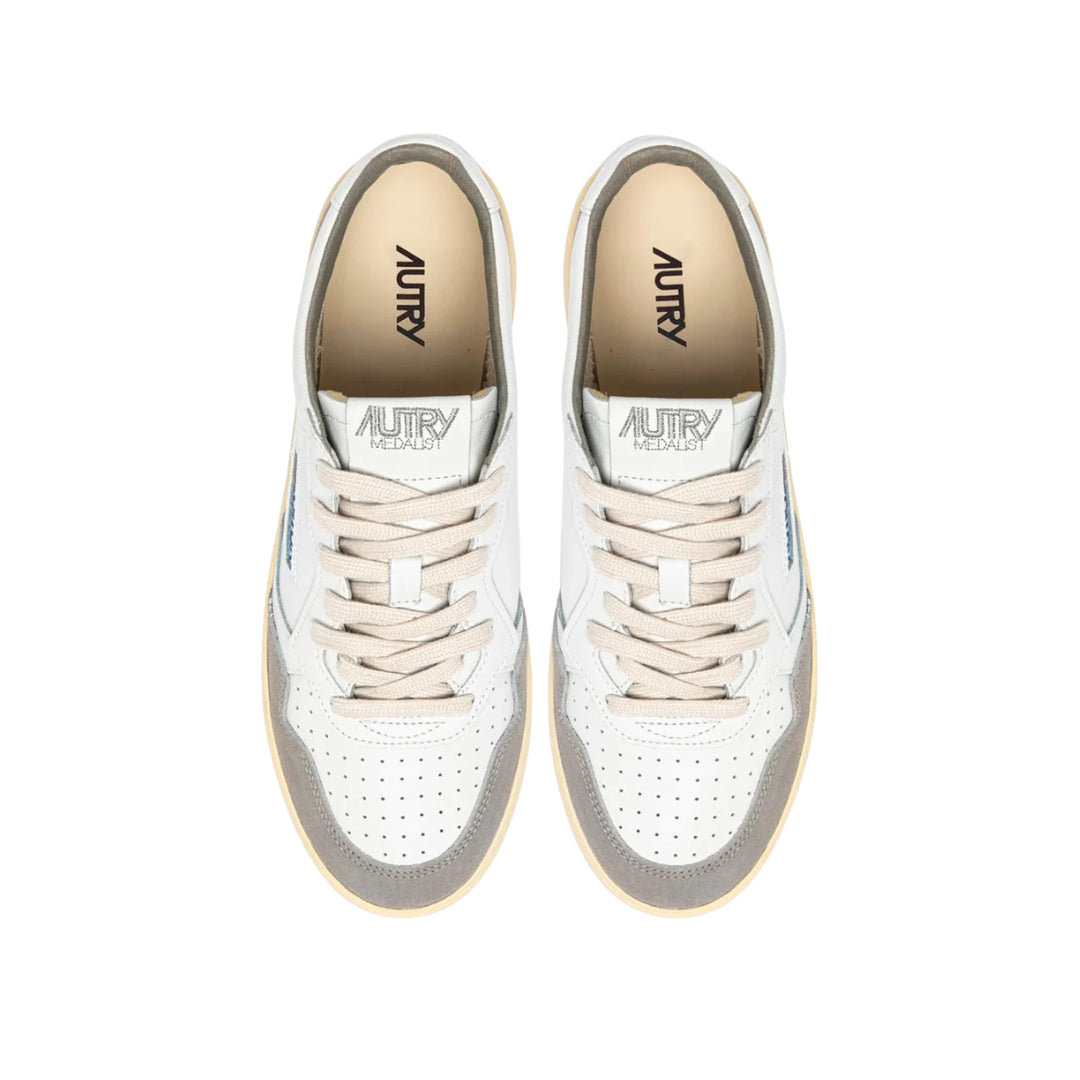 AUTRY SNEAKERS
SNEAKERS MEDALIST LOW IN PELLE BIANCA E SPACE 
AULM-LL12