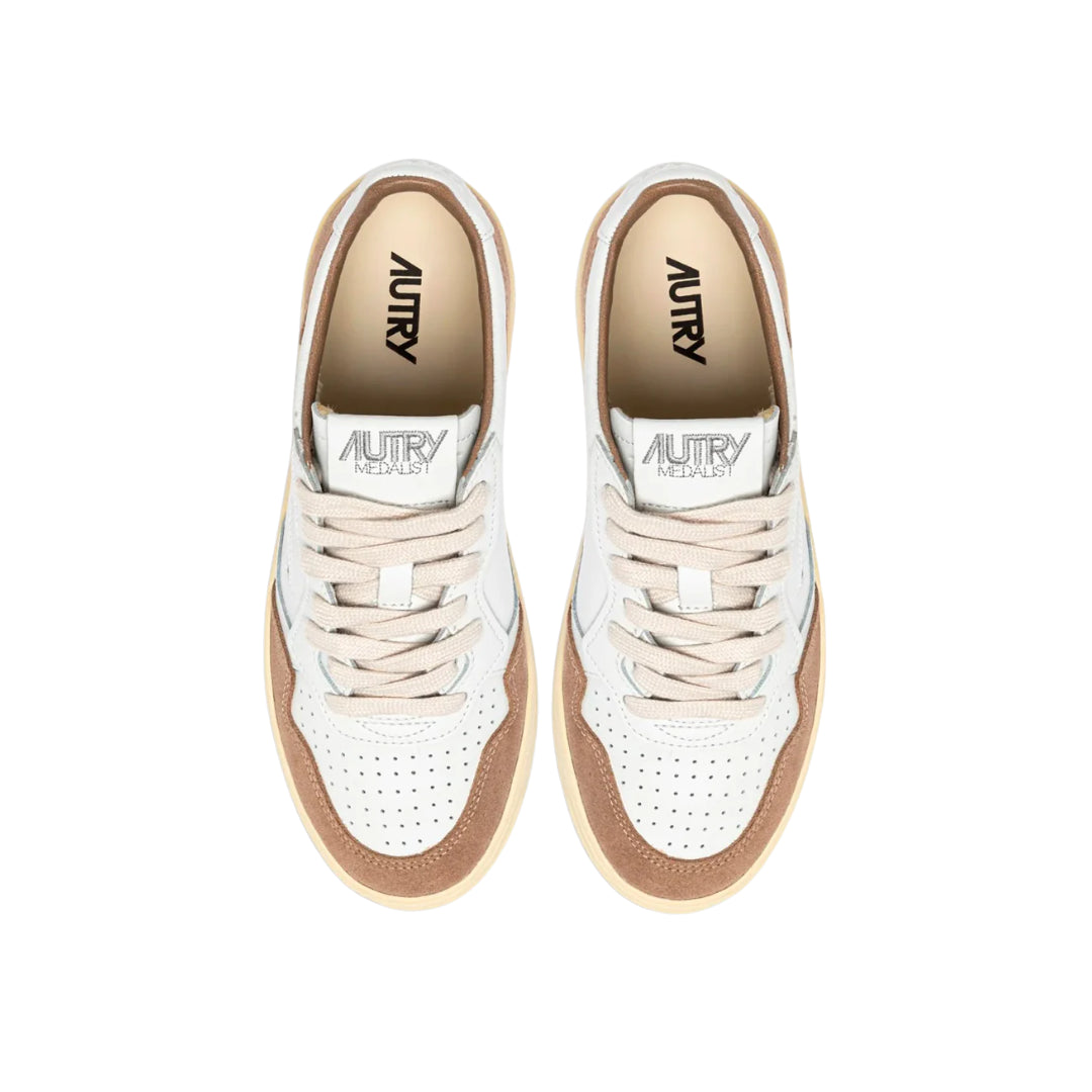 AUTRY SNEAKERS
SNEAKERS MEDALIST LOW IN PELLE BIANCA E SPACE 
AULM-LL12