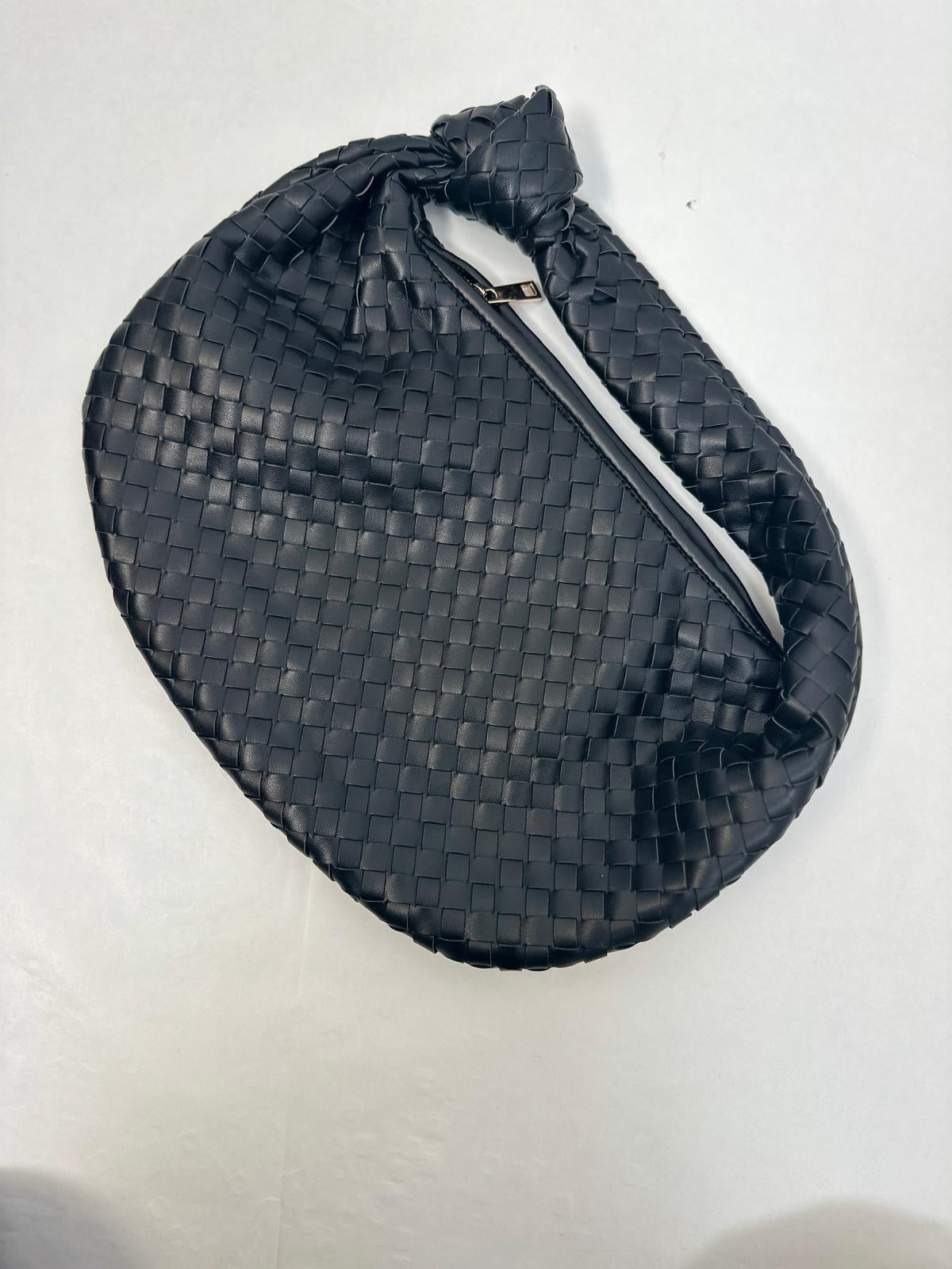 Borsa Donna in Ecopelle Intrecciata con Tasca Frontale


BOR01400007