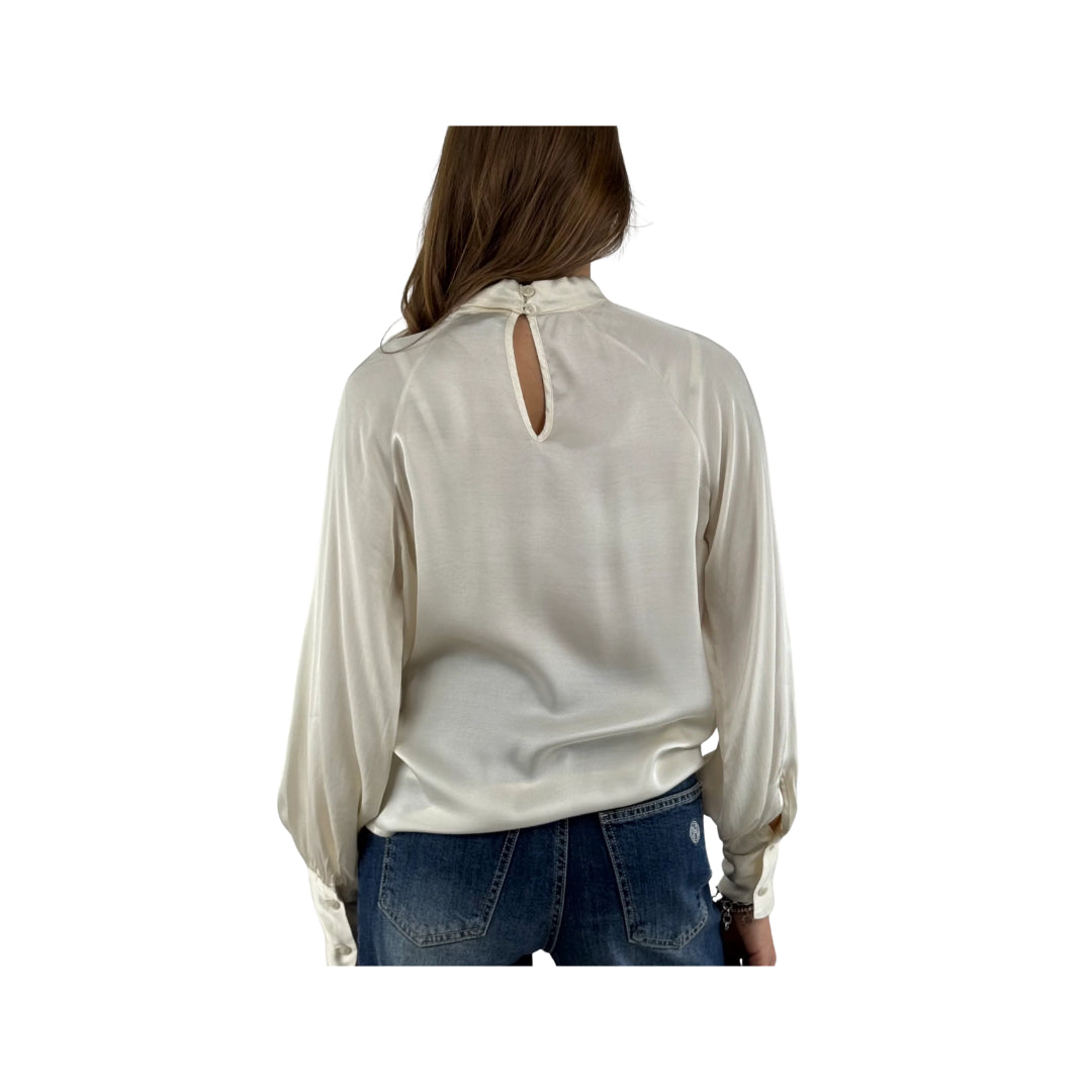 Camicia Collo Incrocio A Manica Lunga HaveOne

CWG-Q008