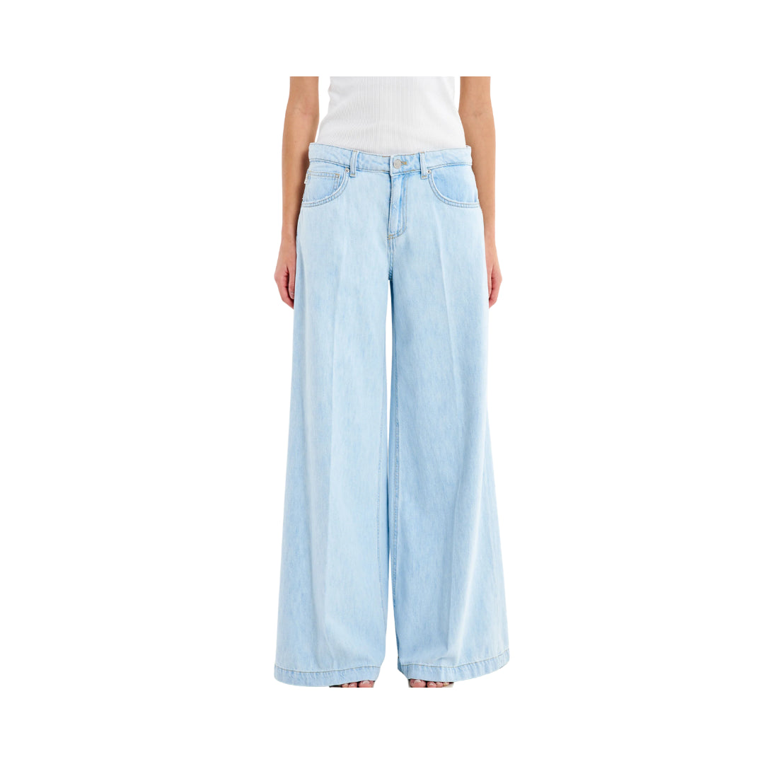Jeans Madison Wide Leg Chiaro VICOLO

DAB5023DENIM CHIARO