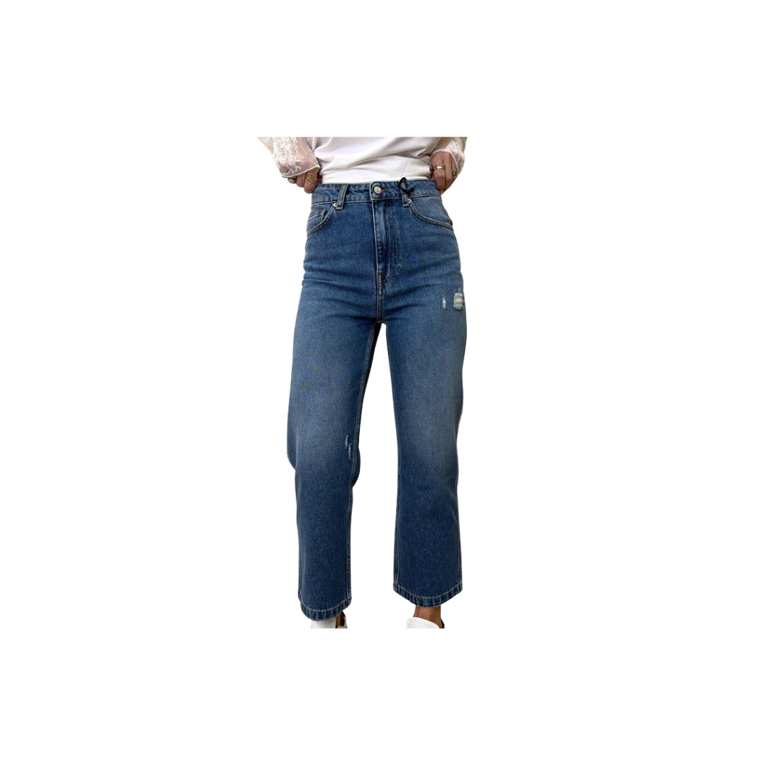 Jeans In Tela Ferma Modello Kate A Gamba Dritta Con Rotture VICOLO

DAB5128JEANS MEDIO