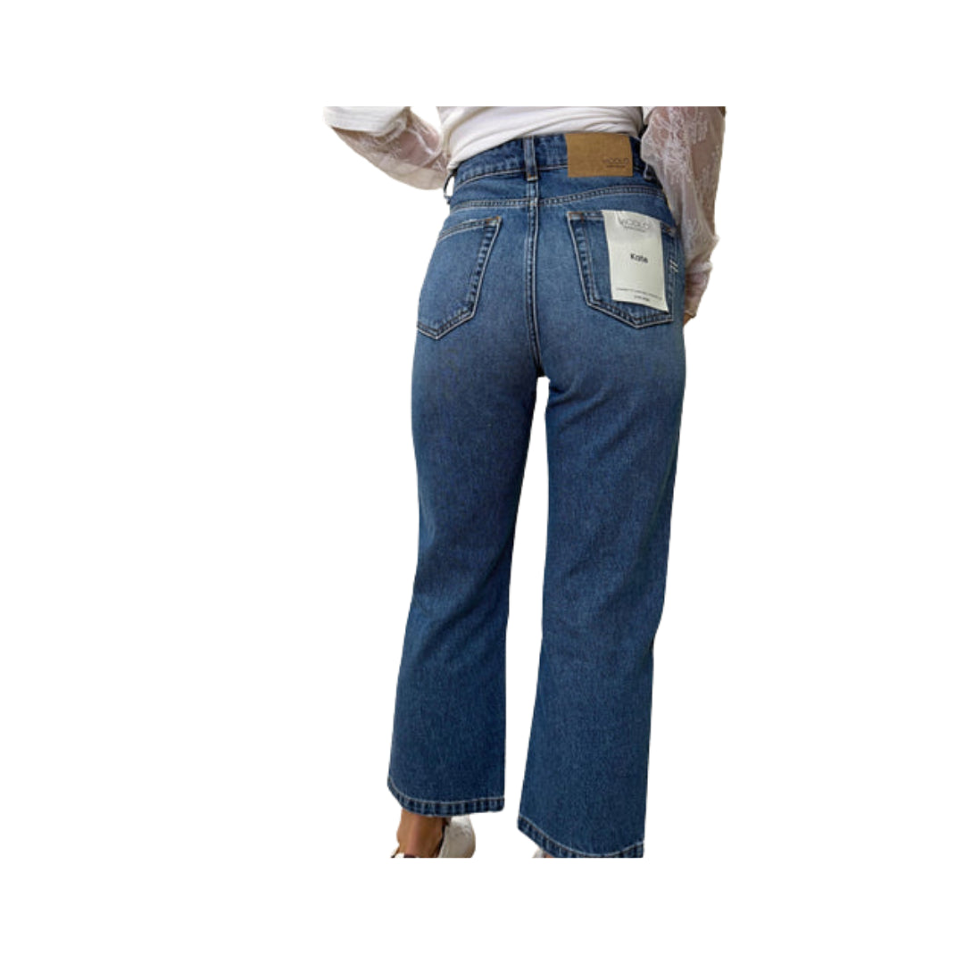 Jeans In Tela Ferma Modello Kate A Gamba Dritta Con Rotture VICOLO

DAB5128JEANS MEDIO