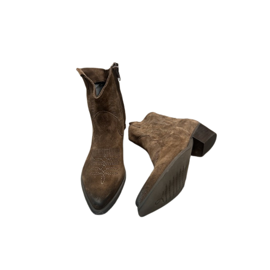 Divine Follie Texani In Camoscio

DF122