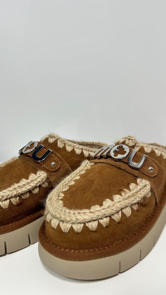 Mou Bounce Clog Metal Logo

MU.FW531001A