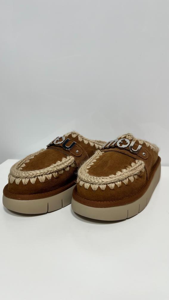 Mou Bounce Clog Metal Logo

MU.FW531001A
