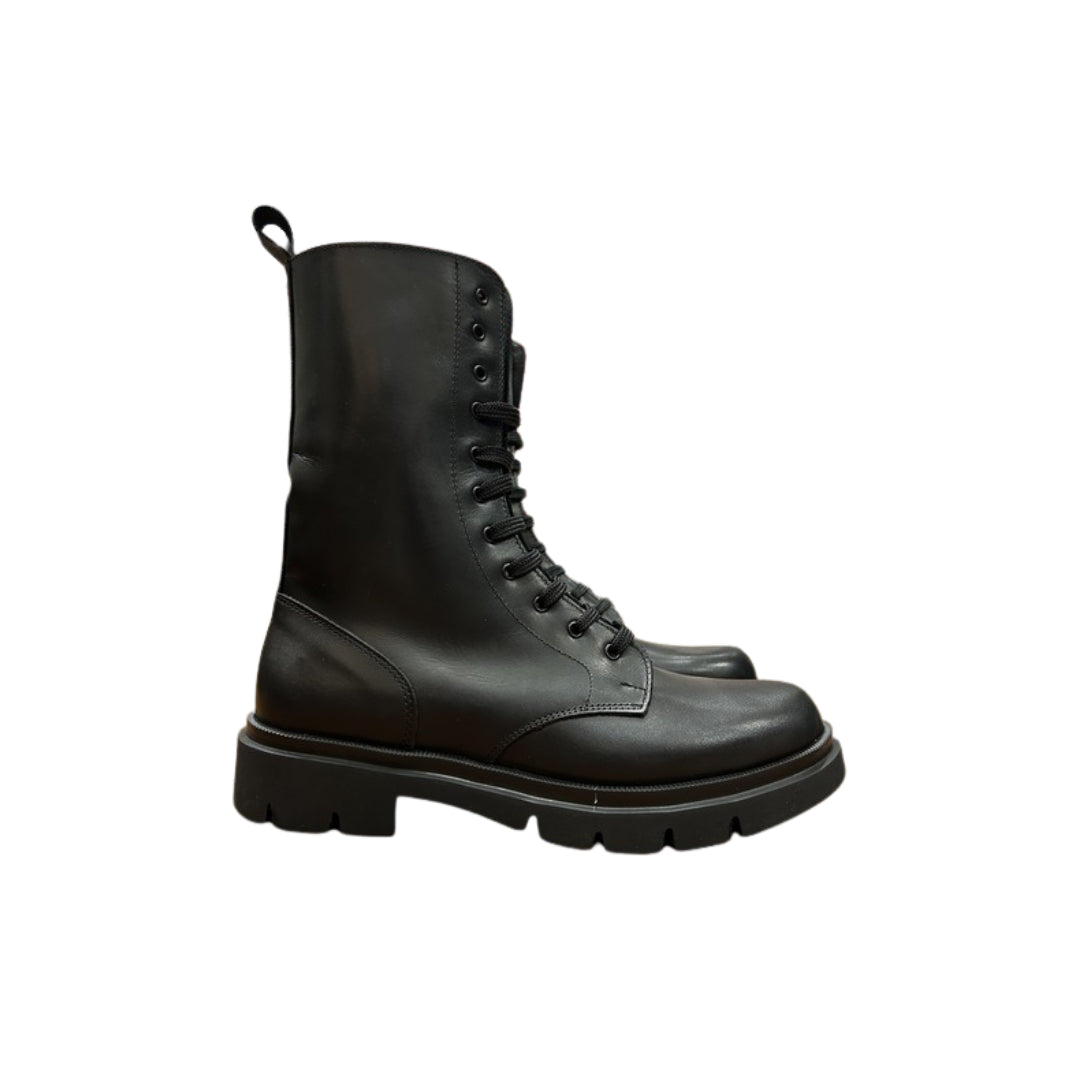 Ovyè Anfibio In Pelle

NI8211