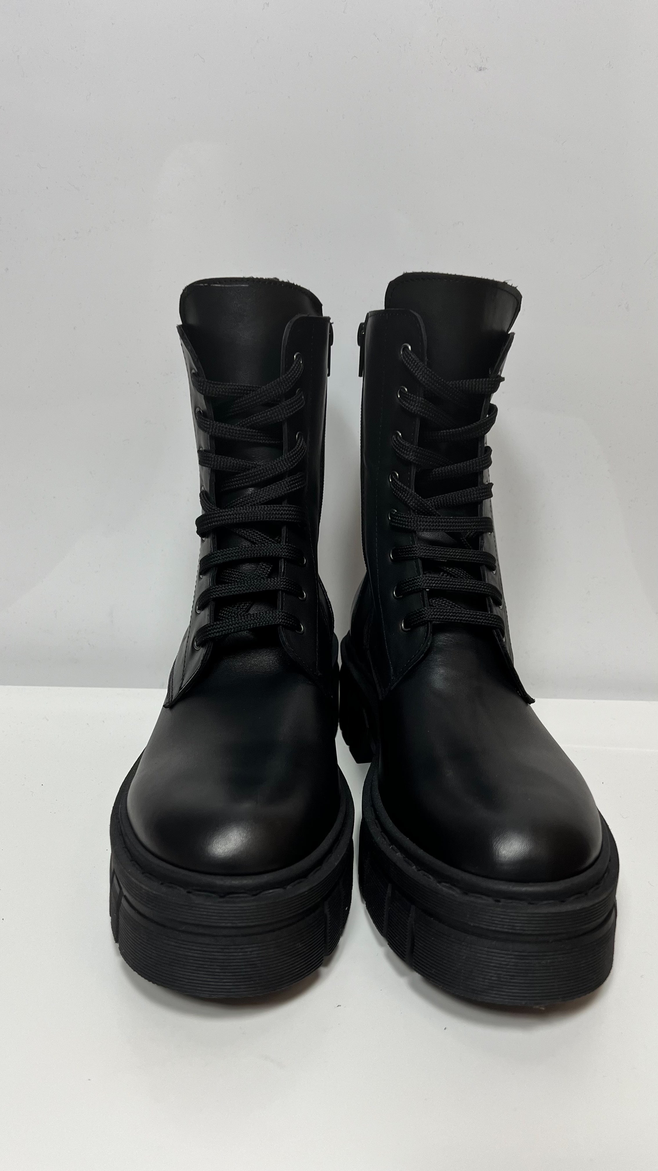 Ovyè Anfibio In Pelle