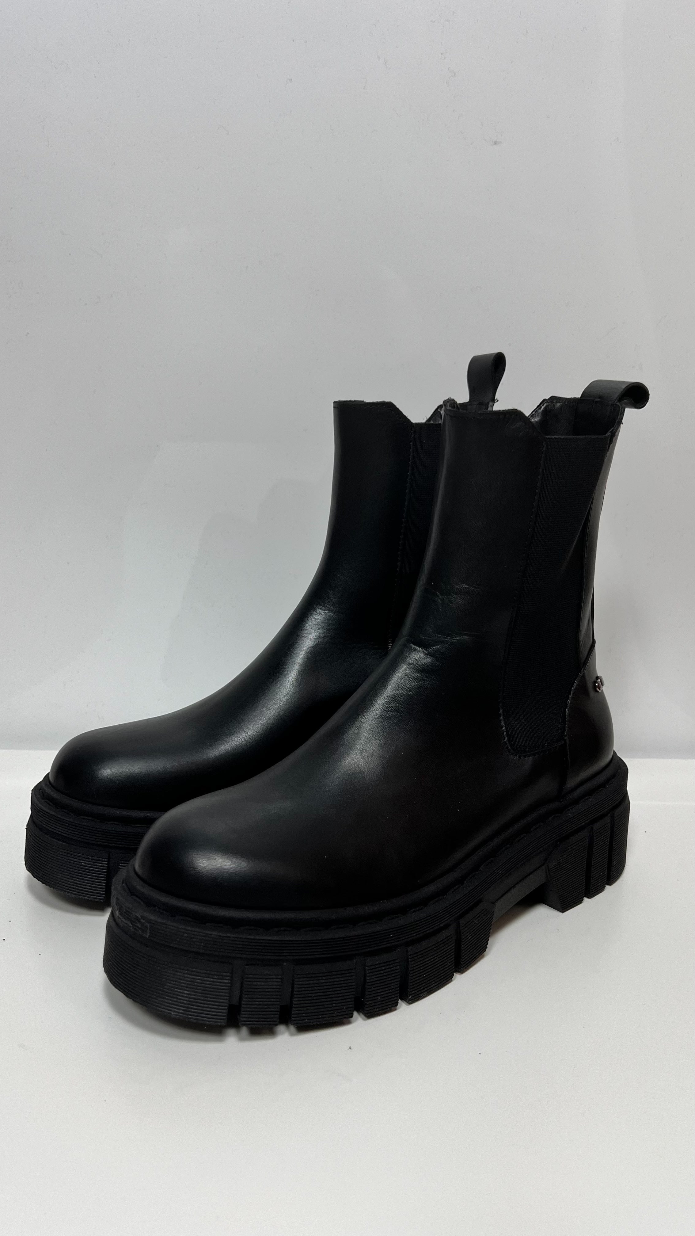 Ovyè Boot In Pelle