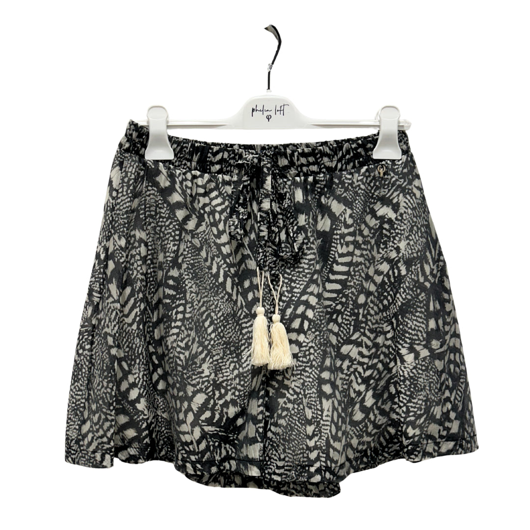 Philia Loft Shorts
R02L1335NERO