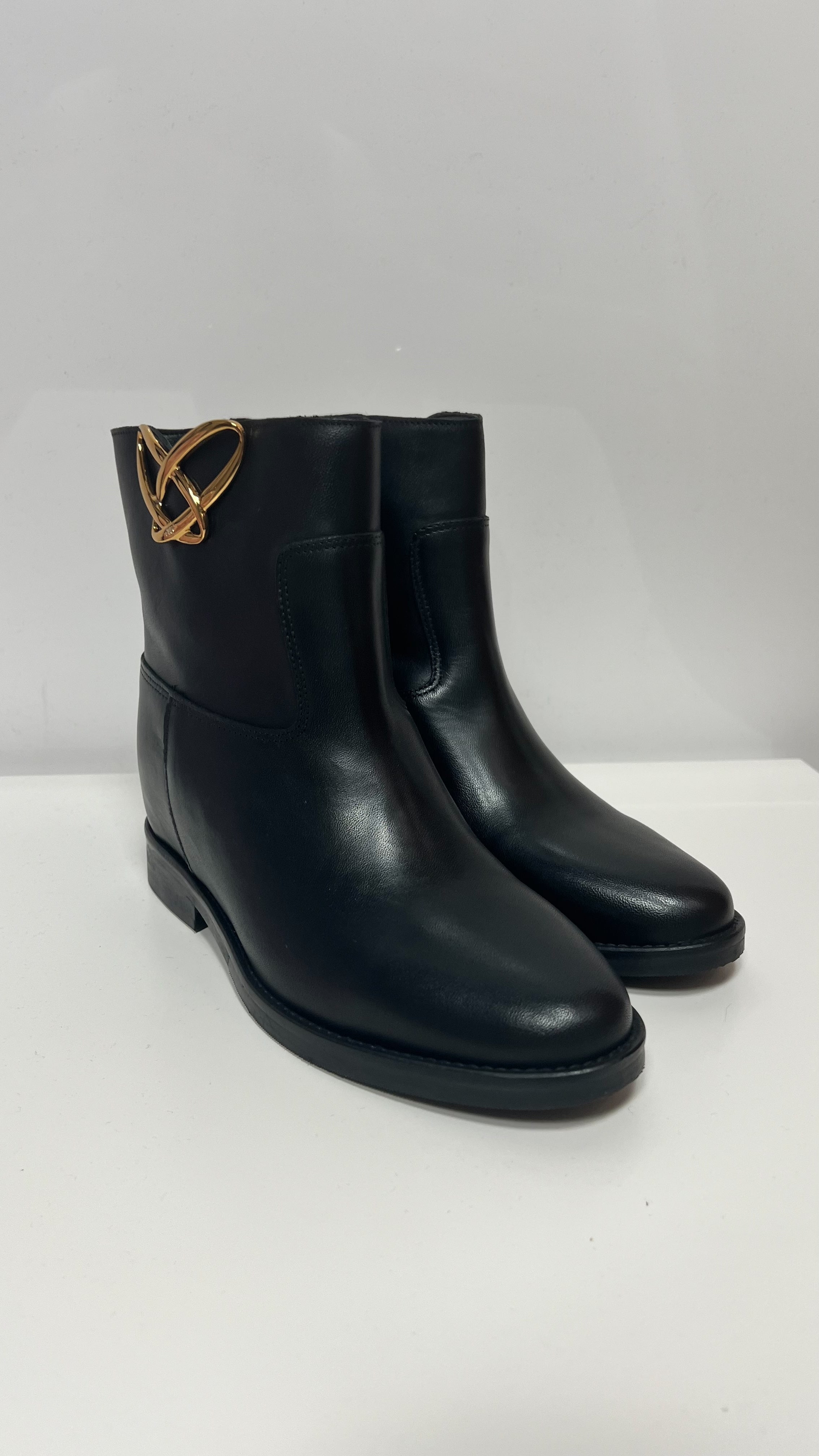 Ovyè Stivaletto In Pelle