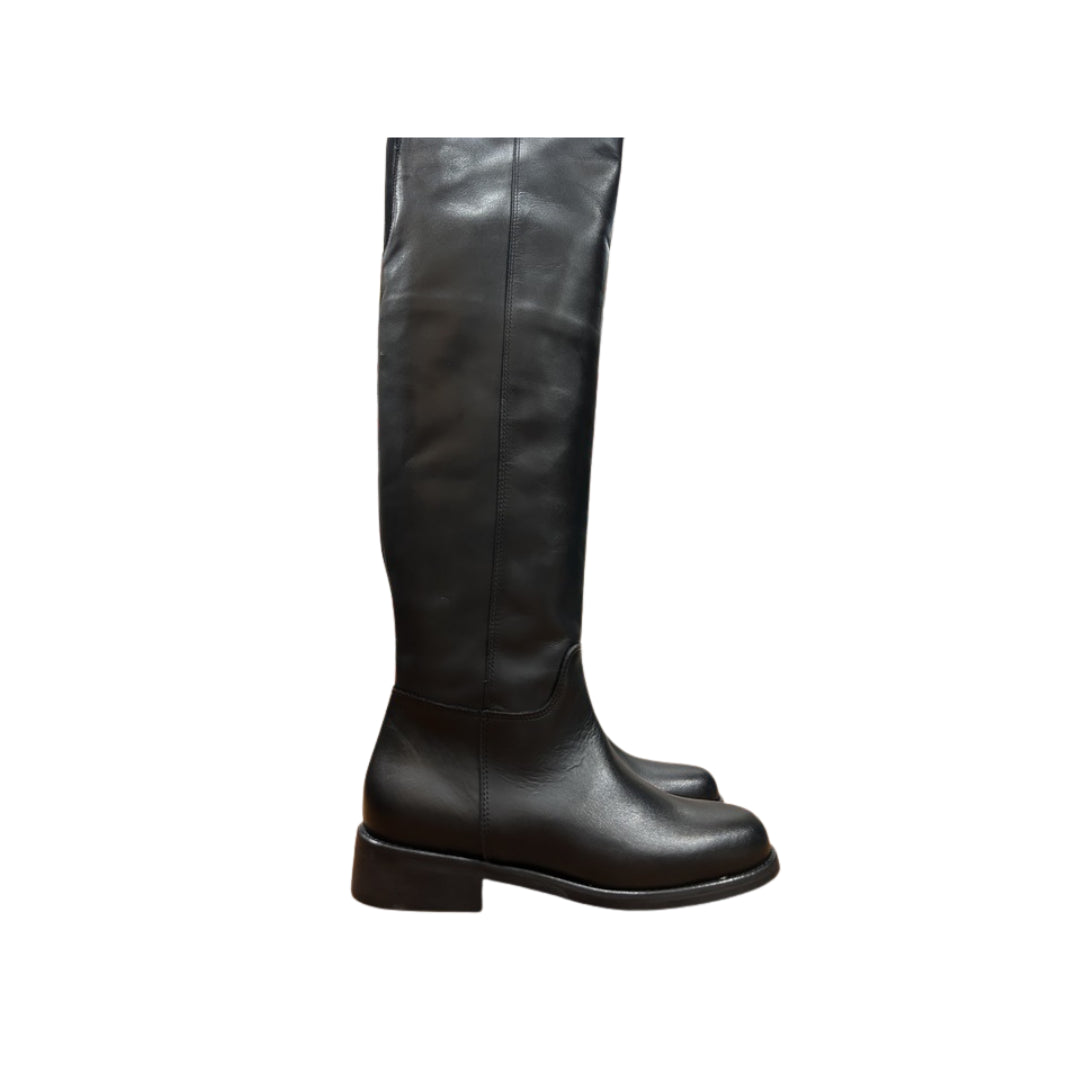 Ovyè Stivali In Pelle

STRAV01