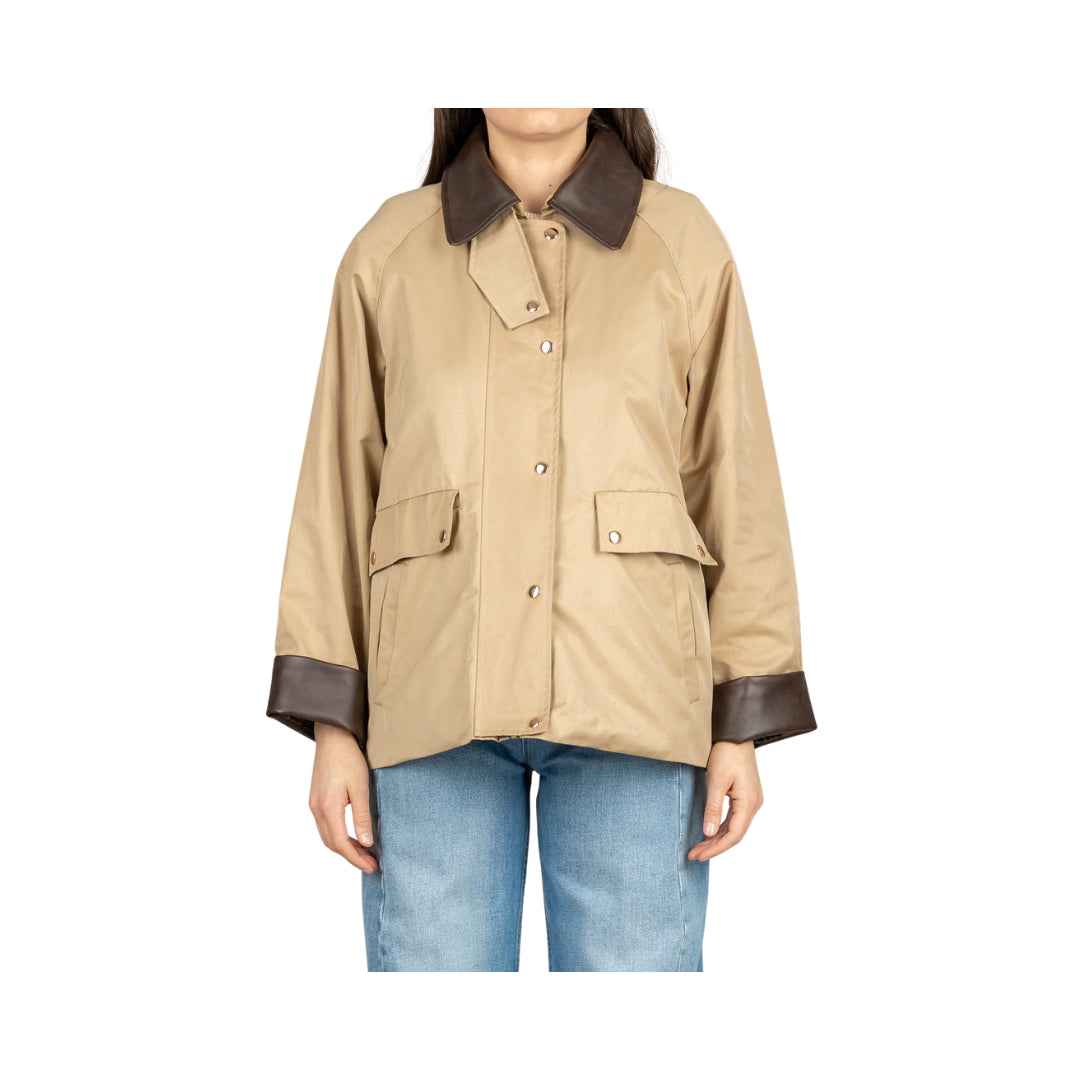 Vicolo Cappotto Corto Beige Con Colletto e Polsi Marroni 
TAB0950