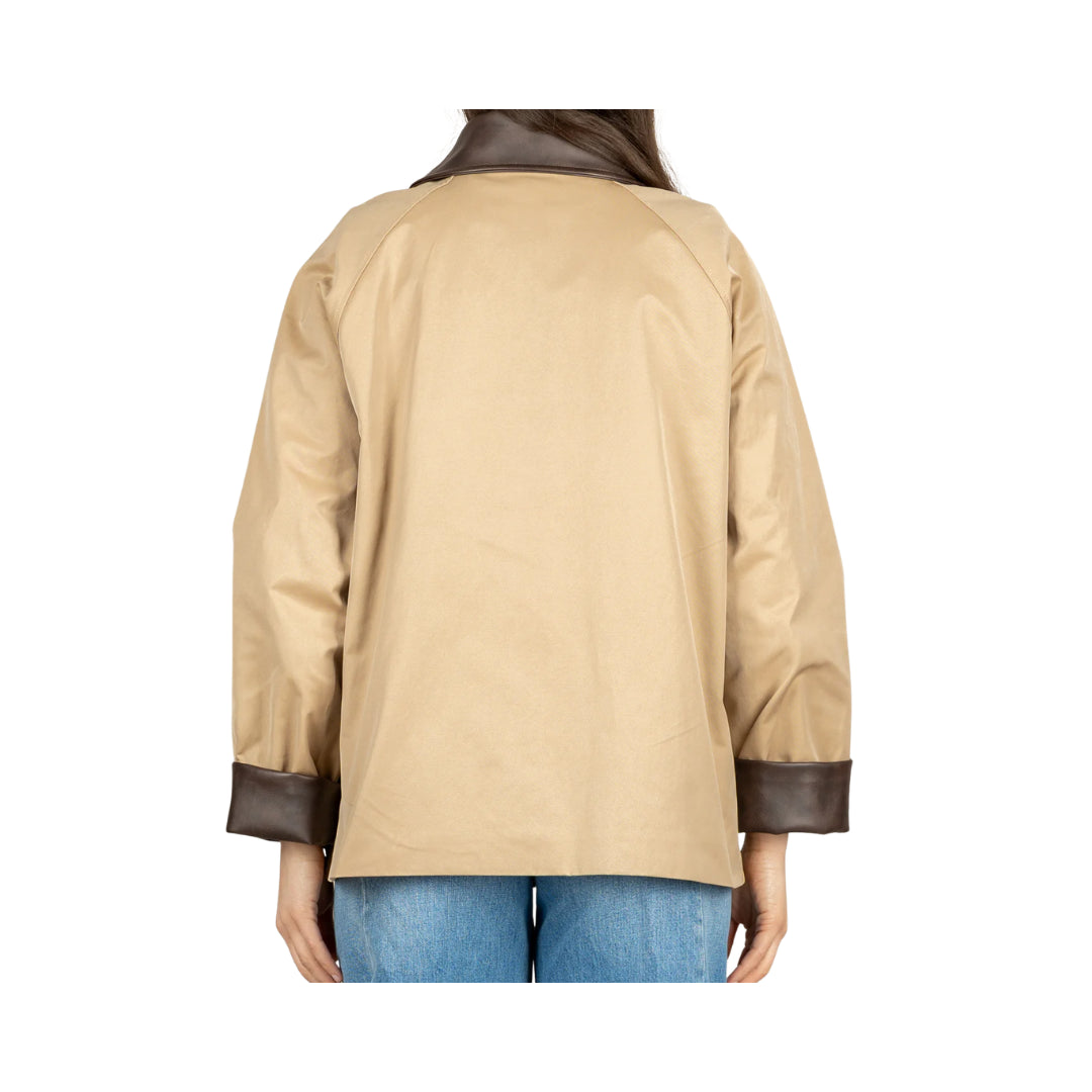 Vicolo Cappotto Corto Beige Con Colletto e Polsi Marroni 
TAB0950