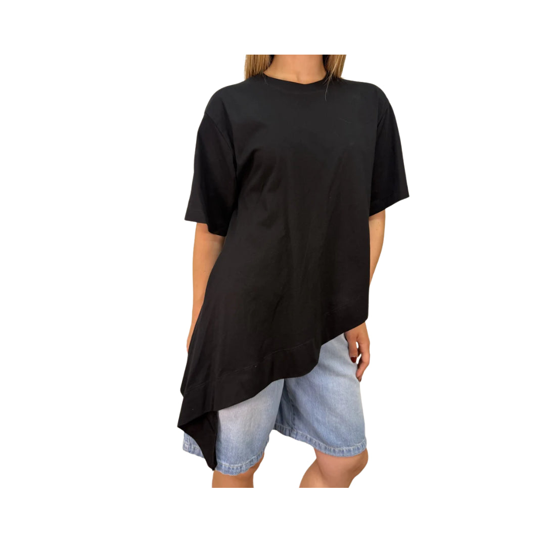 T-Shirt In Cotone Taglio Trasversale Vicolo

UAB0384