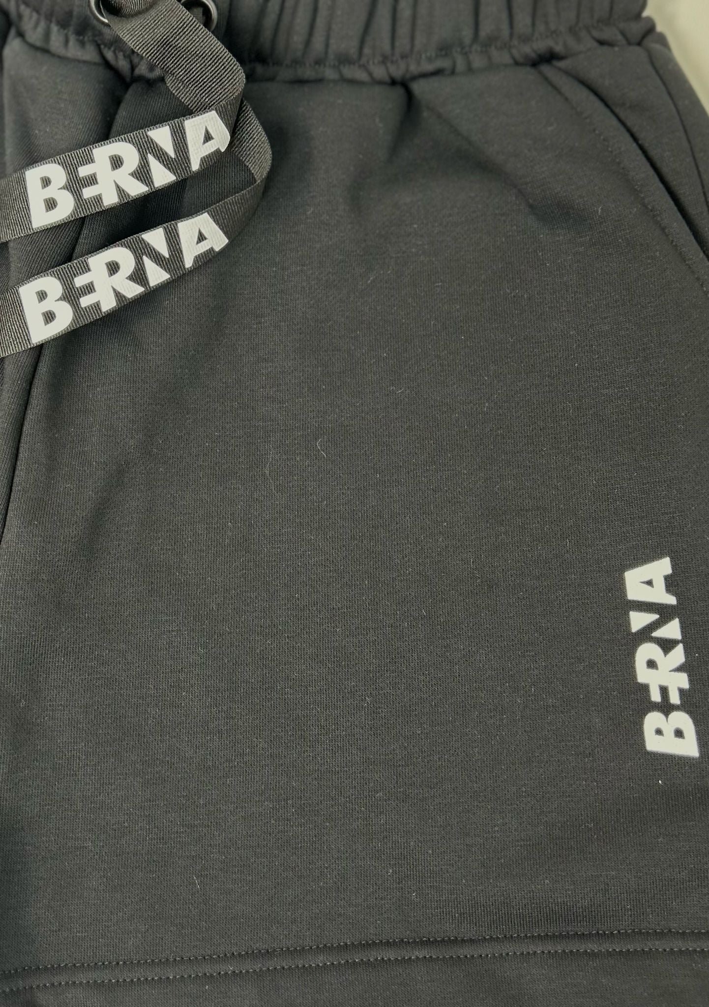 Berna Short Logato
